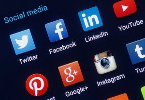 Apps to Make Social Media Less Time Consuming by Vikram Rajan